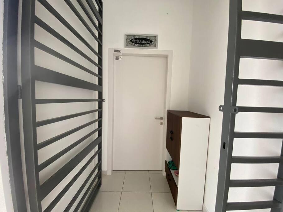 Apartment Myhomestay Adelia 2 *
